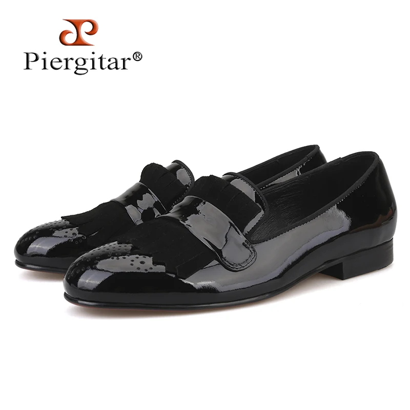 

Piergitar new style Handmade Men Patent Leather shoes with Classical Brogue Printing and Suede Fringe Party men loafers