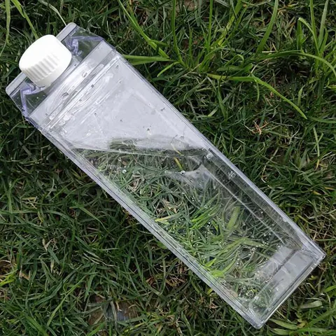 Бутылка для воды и молока прозрачная - изображение