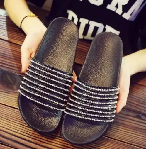 Black COOLSA/женские летние тапочки на плоской подошве; блестящие уличные тапочки со стразами; однотонные Нескользящие пляжные шлепанцы; женские Вьетнамки; сандалии - Цвет: Black