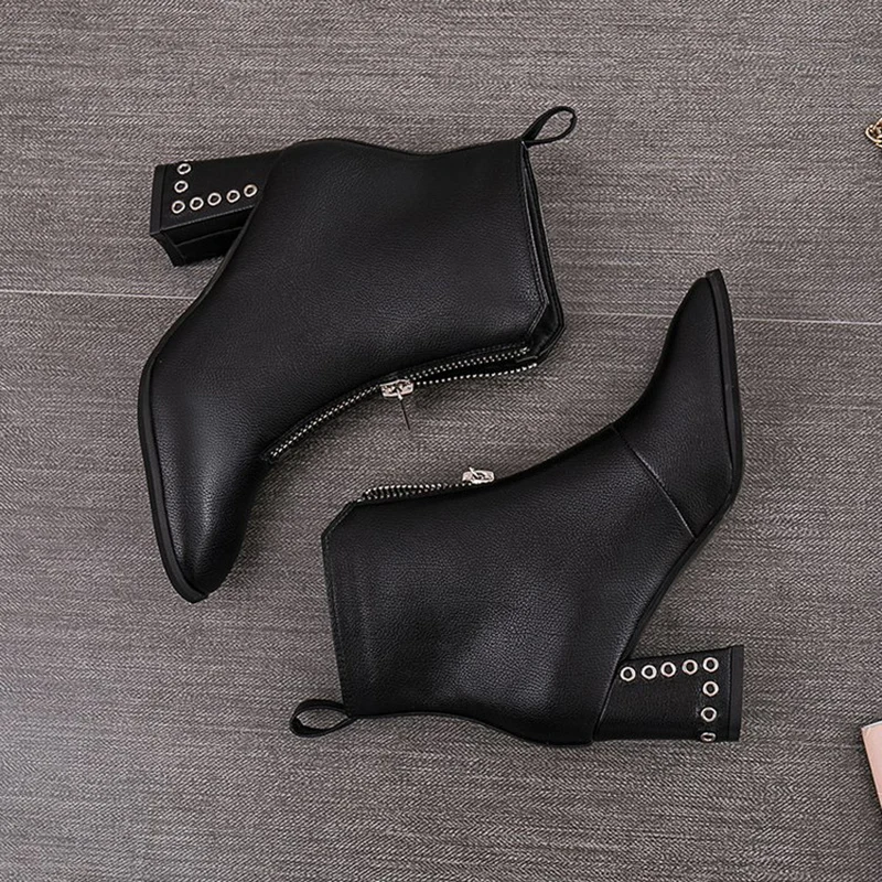 2019 Для женщин зимние Новые модные ботинки с заклепками и украшением на молнии