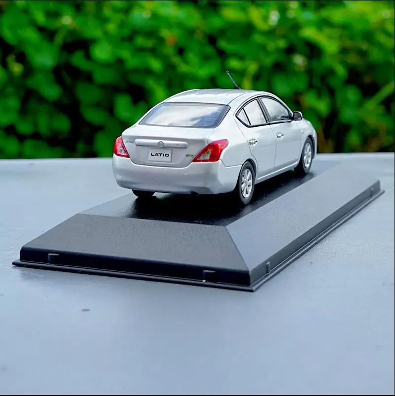 1:43 автомобиль Nissan Latio сплав игрушка Высокая коллекция моделирования модель