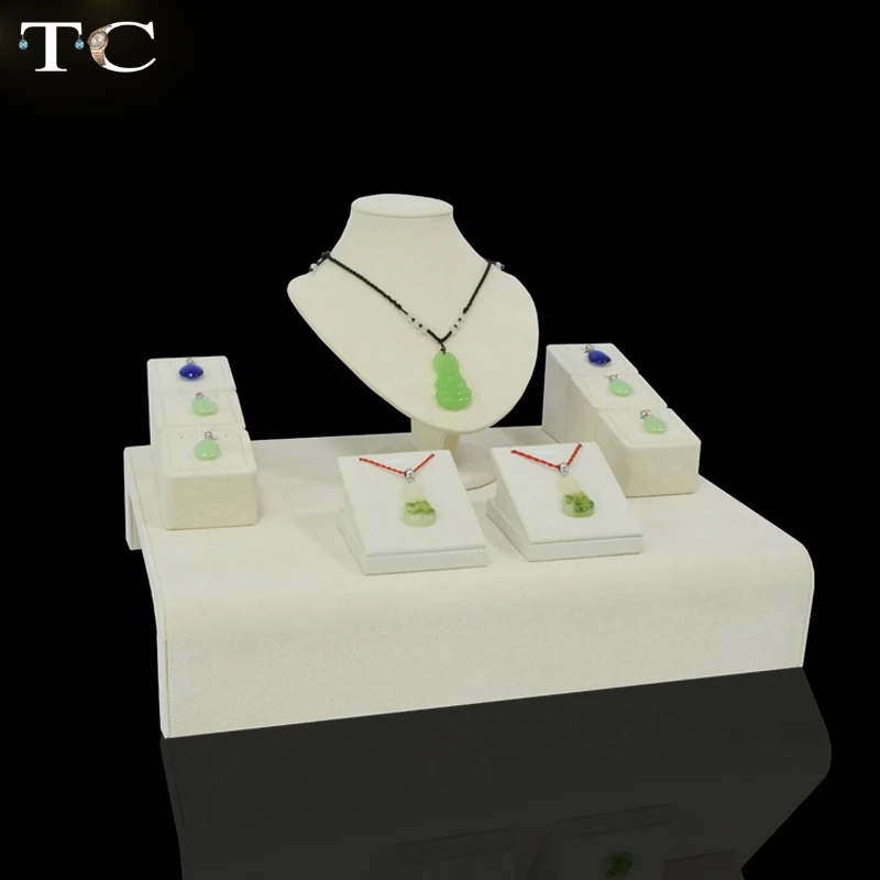 Подвеска для ювелирных изделий витрина из бежевого бархата ожерелий подвесок