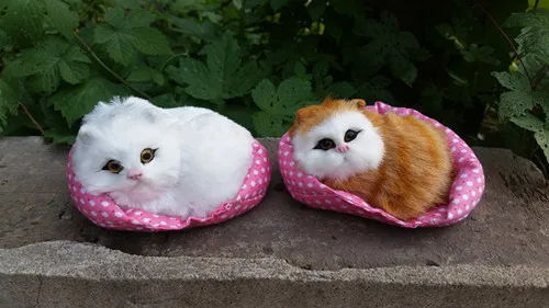 

Милые модели кошек из полиэтилена и пуха, 20 шт./партия, Маленькие кошки на коврике, подарок, около 11x8 см, 0685