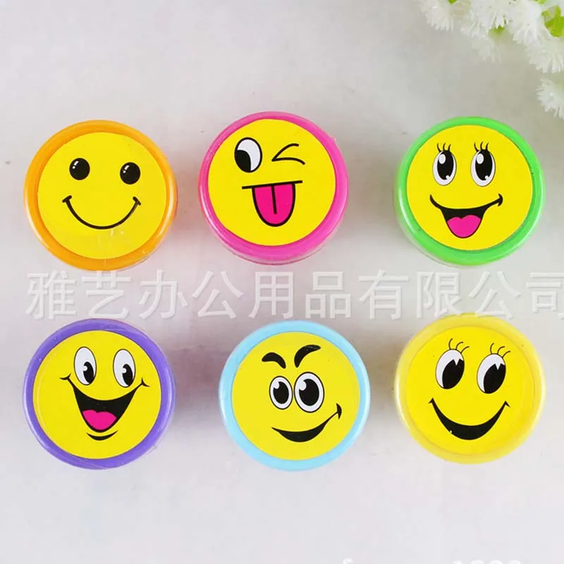Smiles QQ 6 шт./лот прекрасные дети мультфильм штамп детей пользовательские Пластик Резина само печати на чернилах игрушки - Цвет: Smiles QQ