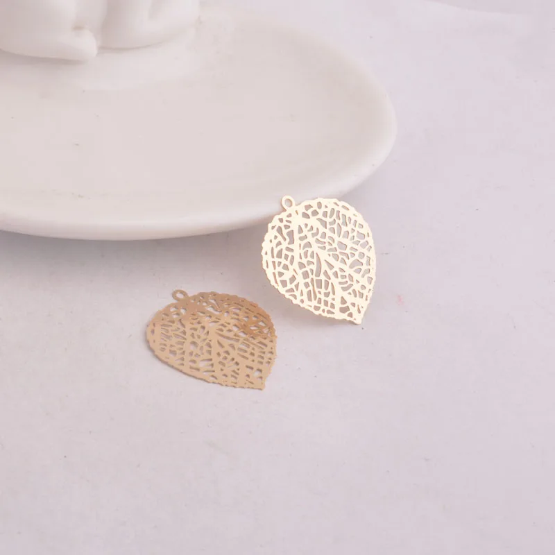 50pcs AC4515 25mm*26mm Leaves Prints Charms Brass Metal Hearts Jewelry Accessories