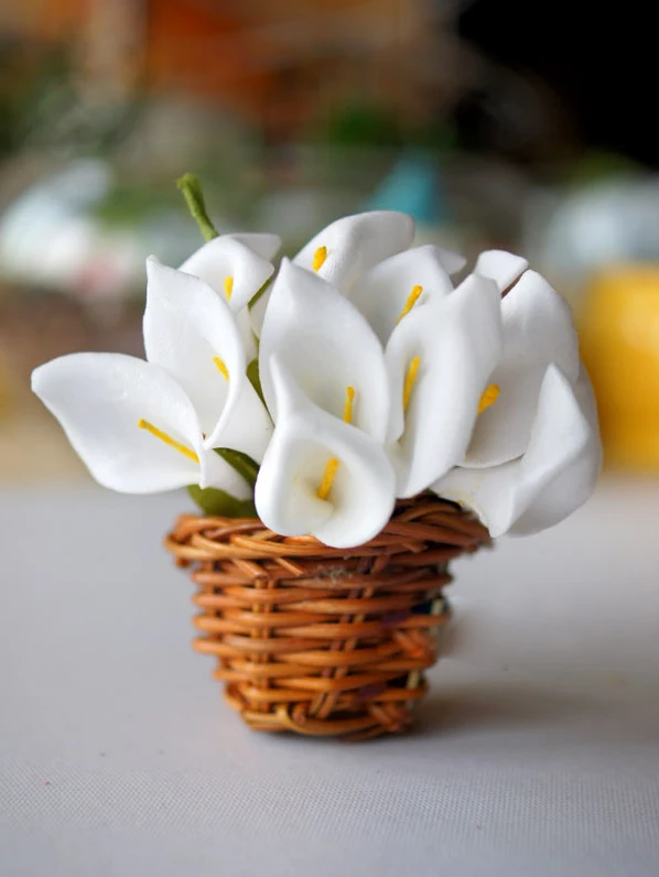 

A01-X472 children baby Toy 1:12 Dollhouse mini Miniature rement Doll accessories flower Rose basket 1pcs