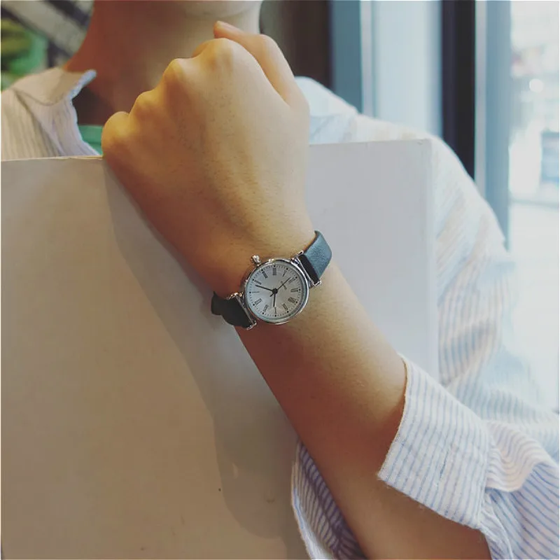 Ulzzang простые женские часы с небольшим циферблатом модные кожаные
