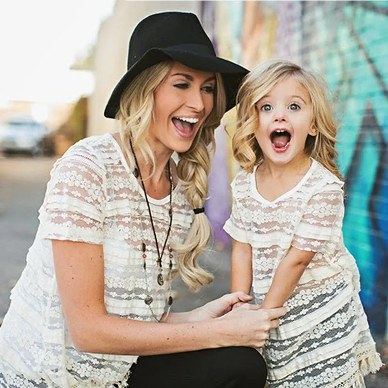 Семейная футболка платья для мамы и дочки длинная с кисточками + камисоль Roupa familia