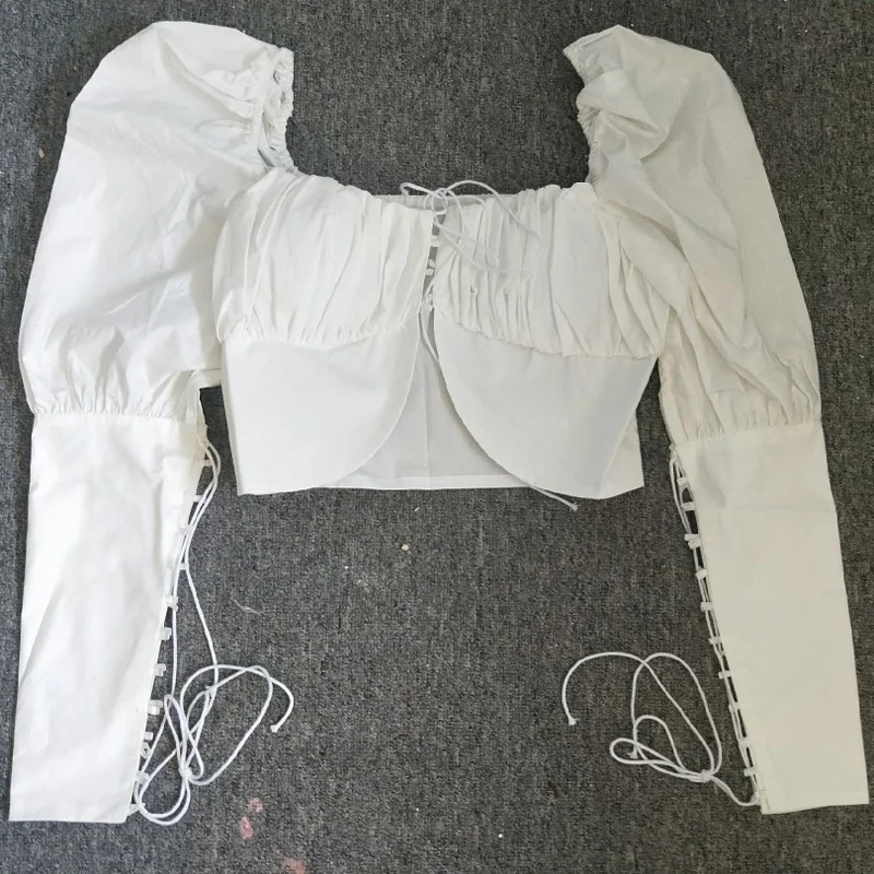 Женская короткая блузка с V-образным вырезом и рукавами-фонариками | одежда