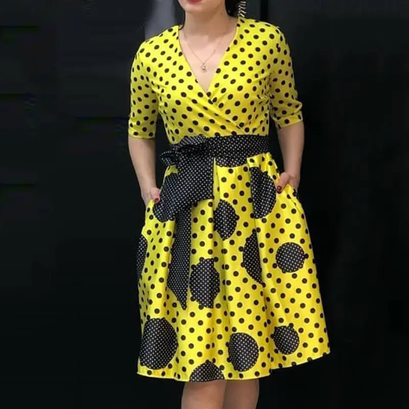 Женское винтажное платье средней длины элегантное розовое милое в горошек со