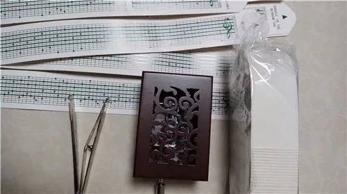 DIY компоновка музыкального спектра рукоятка управляемая перфорированная Мелодия бумажная лента музыкальная шкатулка движение+ Дырокол+ 20 бумажных полосок для заметок