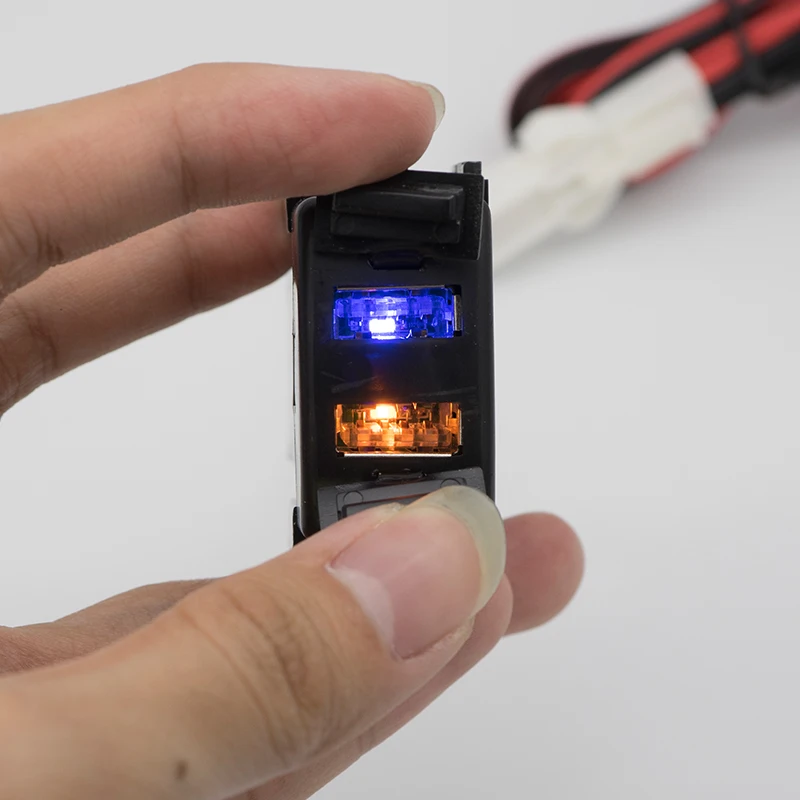 Двойное зарядное устройство QC3.0 2.4A с двумя разъемами USB быстрое usb портами для NISSAN