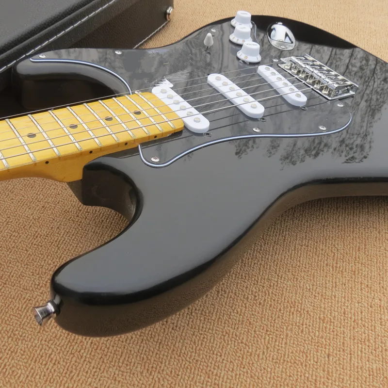 

Factory customized black electric guitar, maple fingerboard, 3 pickups, black guard board, free delivery