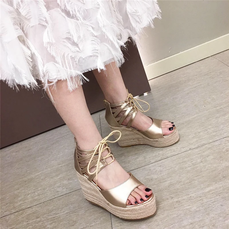 Женские босоножки на платформе вечерние в римском стиле высоком каблуке с