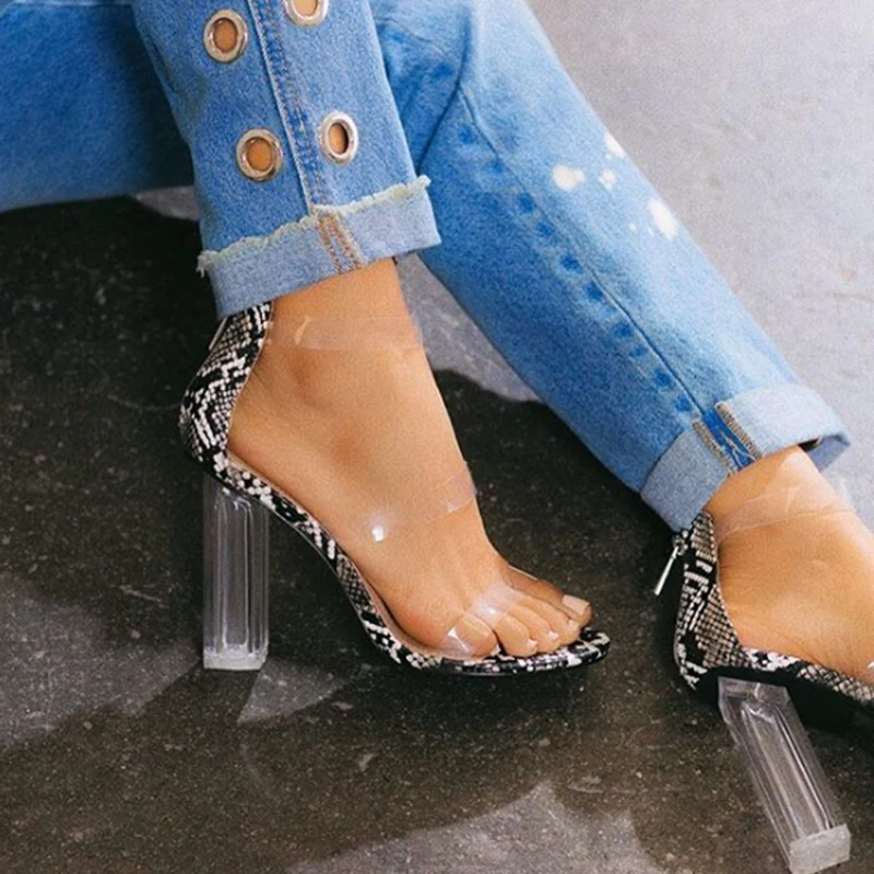 Женские прозрачные босоножки на квадратном каблуке 11 5 см под змеиную кожу в