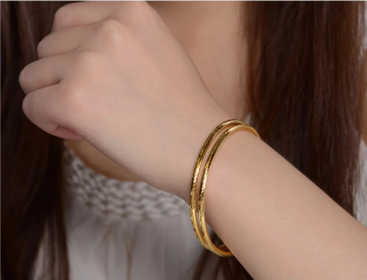 

A Pair Of 24k Yellow Gold 999 gold Women's Bangle Bracelet Heavy gold 23g