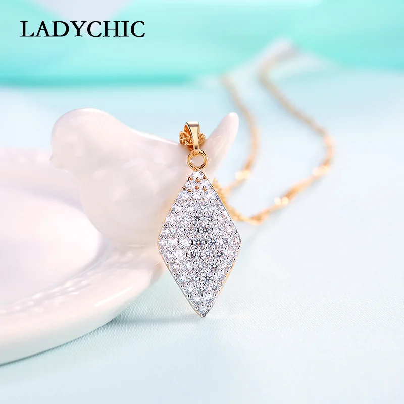 Подвеска LADYCHIC в форме ромба золотого цвета украшенная фианитом для женщин
