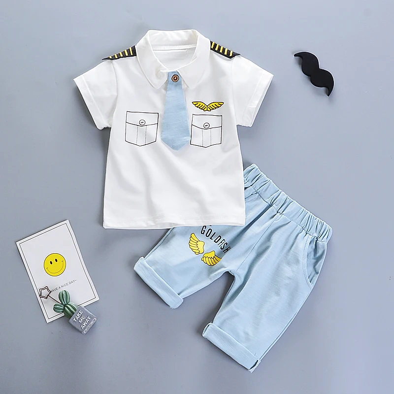 Комплект одежды для малышей из рубашки с коротким рукавом и брюк| |