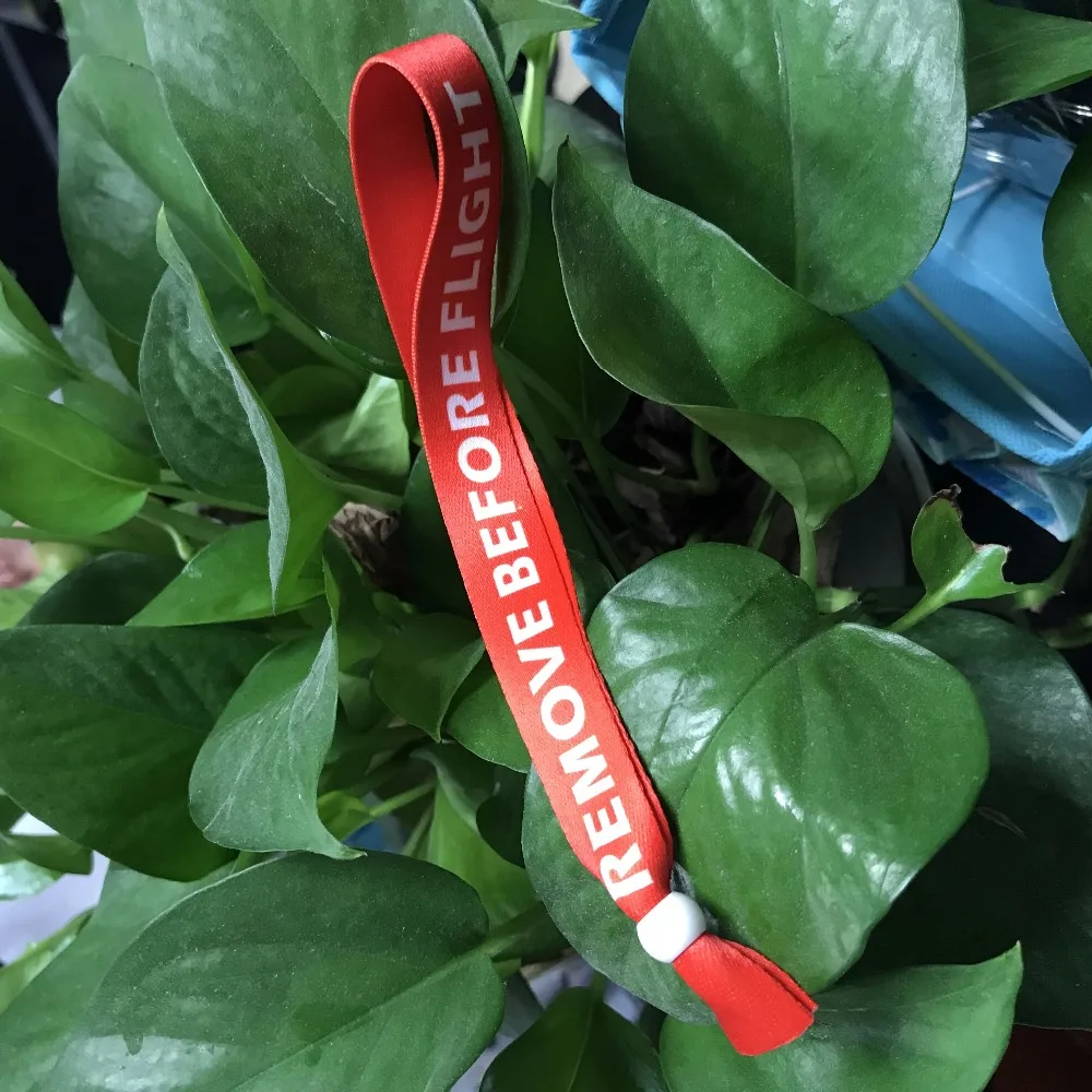 Полиэстер одноразовый браслет remove Before Flight авиации подарки красный ремешок на запястье для вечерние Применение могут быть выполнены по индивидуальному заказу
