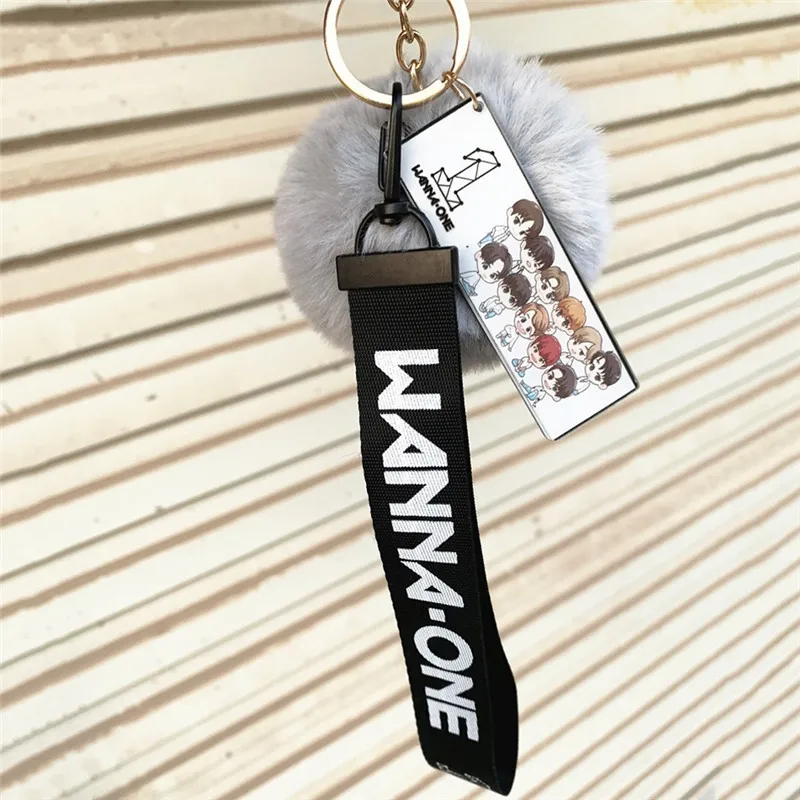 Pinksee Kpop брелок с шариком Веревка Держатель BLACKPINK GOT7 два раза SEVENTEEN WANNAONE мягкий меховой шар брелок Подвеска Украшения