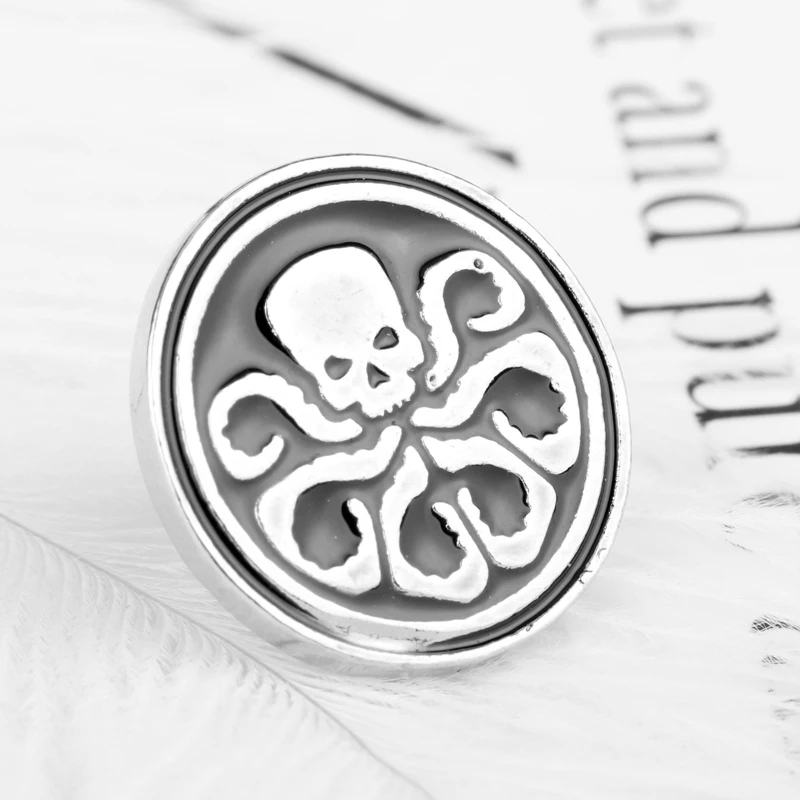 Агенты Щ.И.Т. Hail Hydra Булавка Красный Череп Металлические эмалевые булавки для женщин Круглые зажимы Модные аксессуары для косплея.