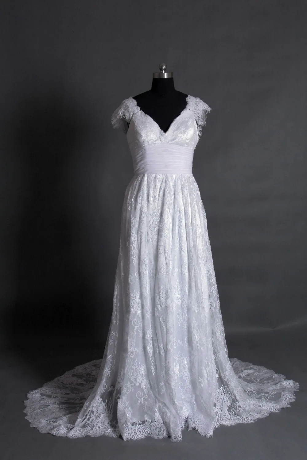 Романтическое сексуальное мягкое нежное платье невесты с глубоким вырезом