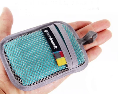 Трехцветное полотенце из микрофибры спортивное быстросохнущее дорожное женское