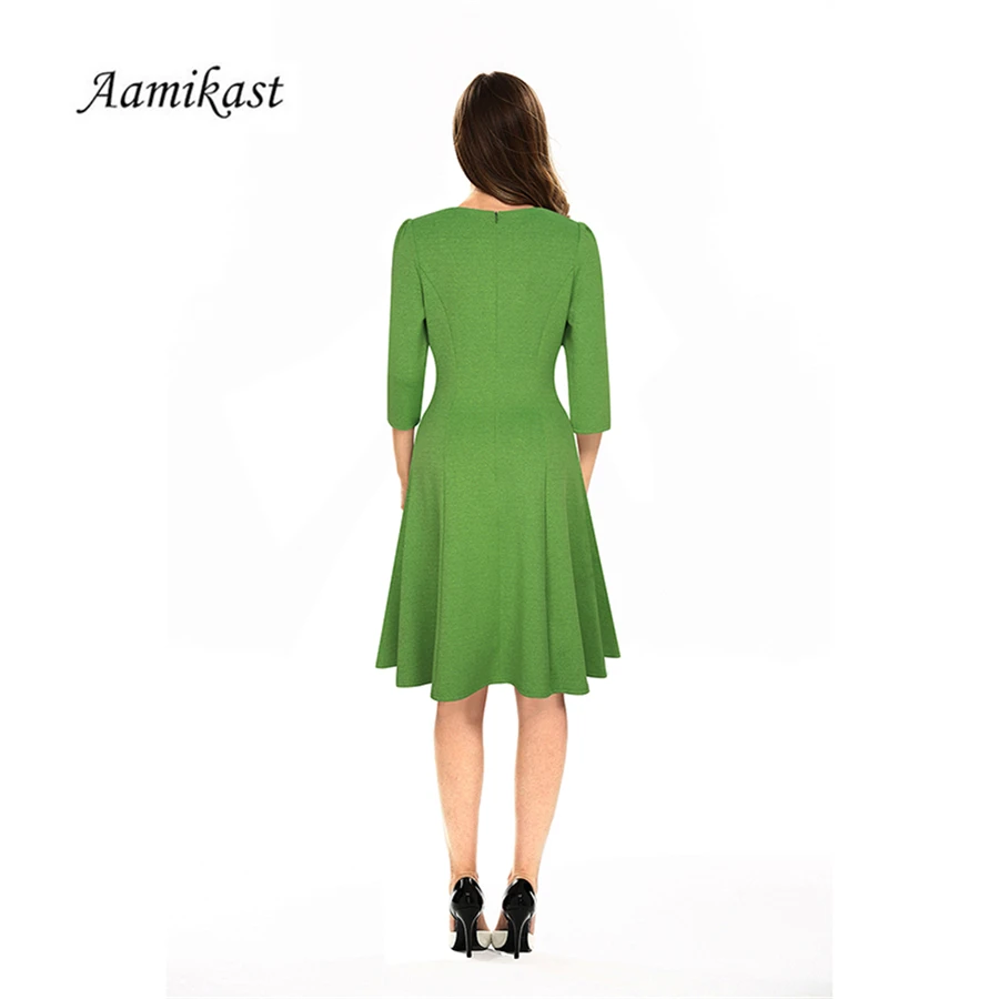 Женское элегантное платье с аппликацией и цветочной вышивкой вязаное крючком