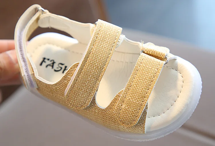 Детские сандалии с подсветкой Новинка лета 2019 мягкая кожа повседневная обувь для