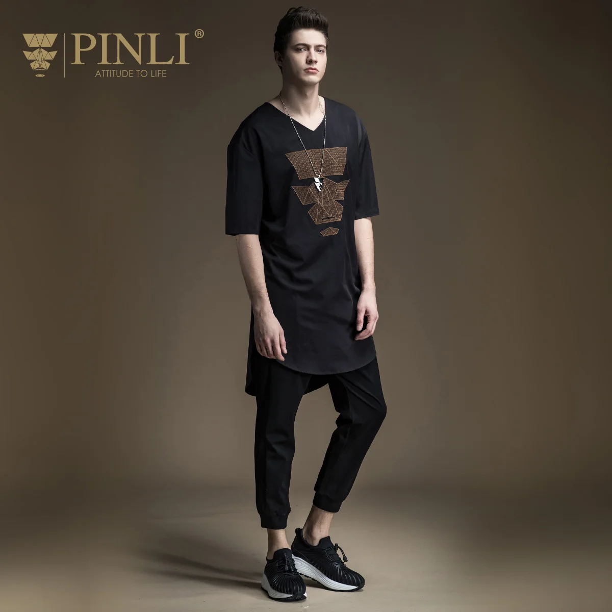 Мужские повседневные трикотажные брюки Pinli Pinly светло коричневые средней длины