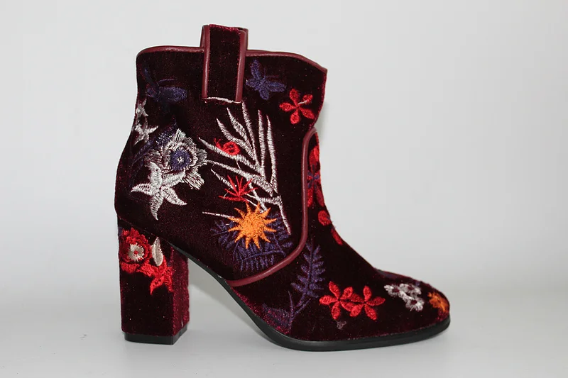 

Real Pictures Retro Embroidered Style Red Flock Ankle Boots Top Quality Square Heels Women Shoes Size 35-42 Women Boots