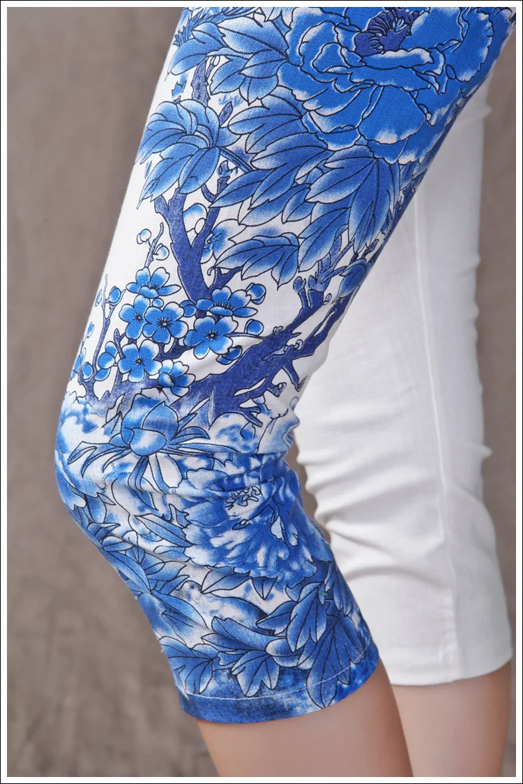 Брюки женские до середины икры с эластичным поясом и принтом | Женская одежда