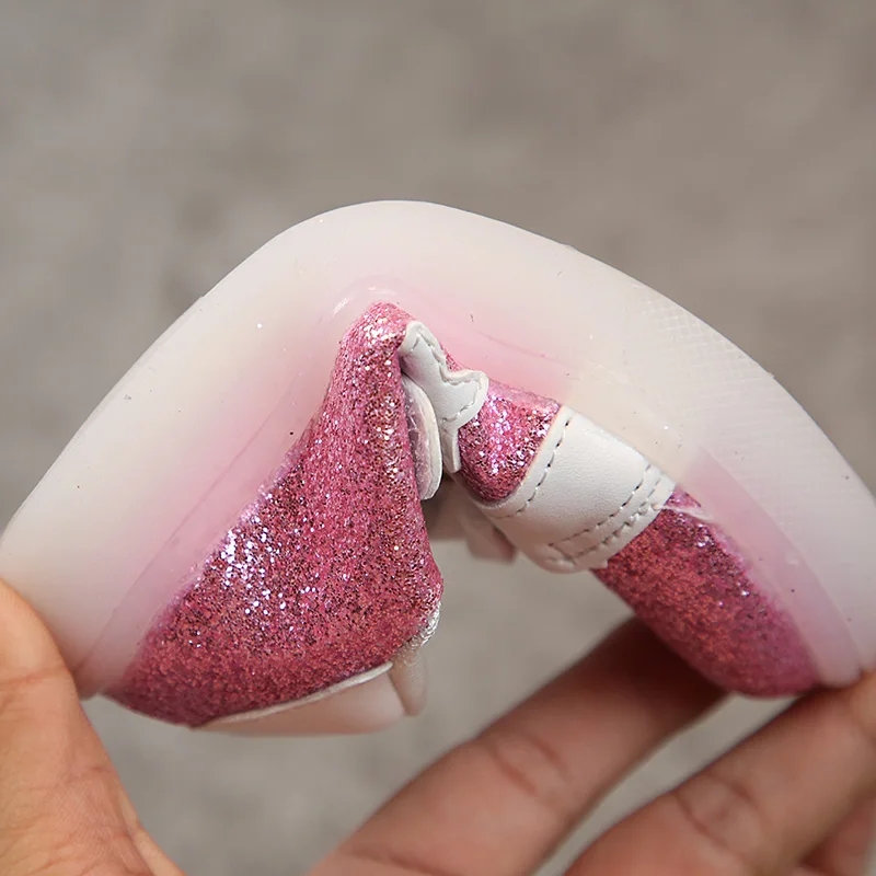 Новые Детские светящиеся кроссовки для девочек легкая повседневная обувь детей