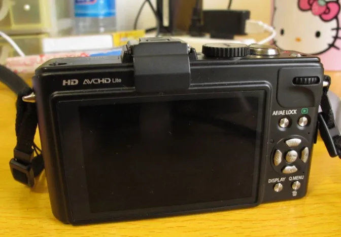 Б/у, цифрового фотоаппарата Panasonic Lumix DMC-LX5 10,1 MP Цифровая Камера с 3.8x оптическим стабилизатором изображения и 3,0-дюймовый ЖК-дисплей-черный