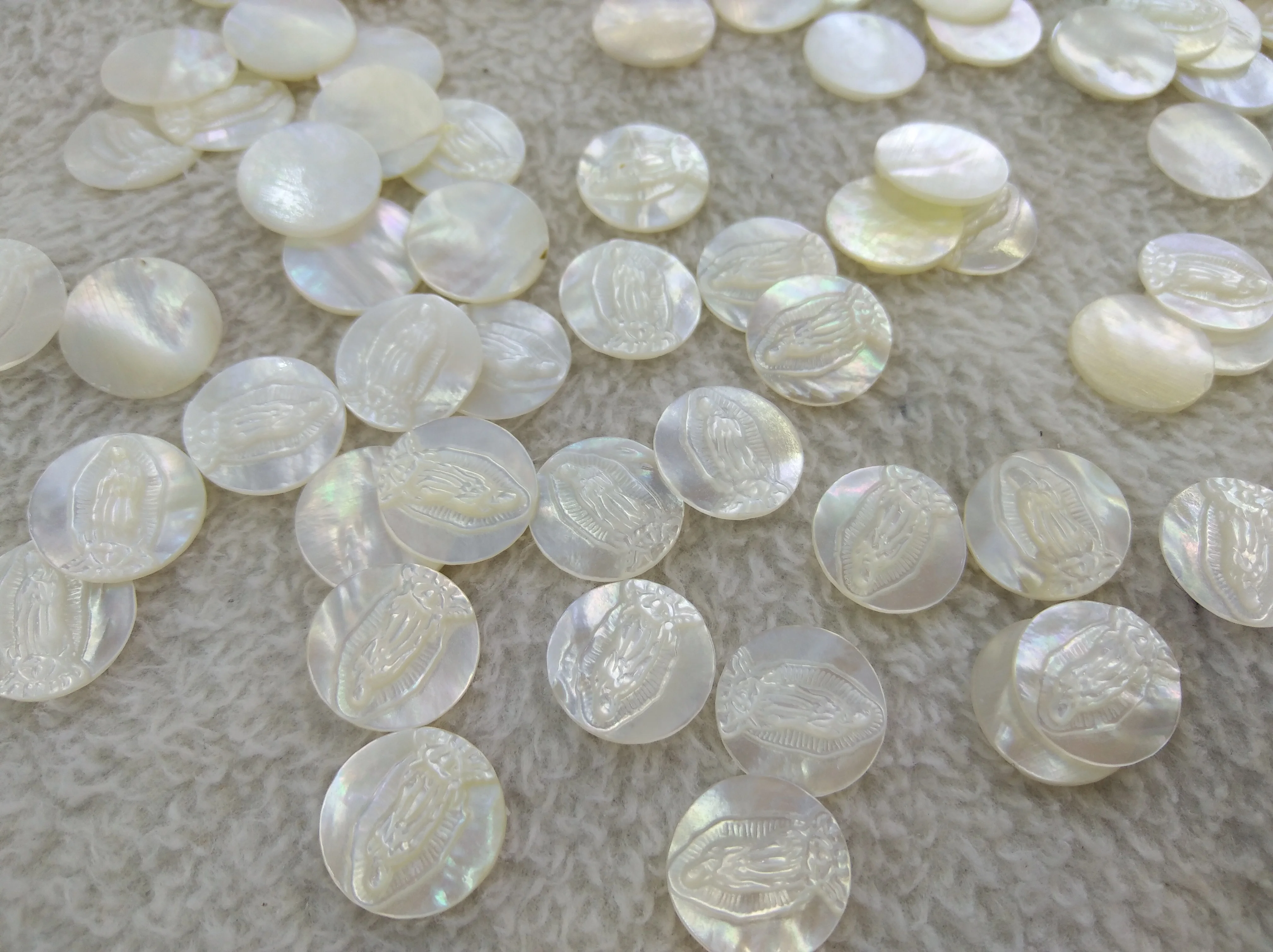 Ювелирные изделия из белой перламутровой раковины Круглый диск e Мария Иисус