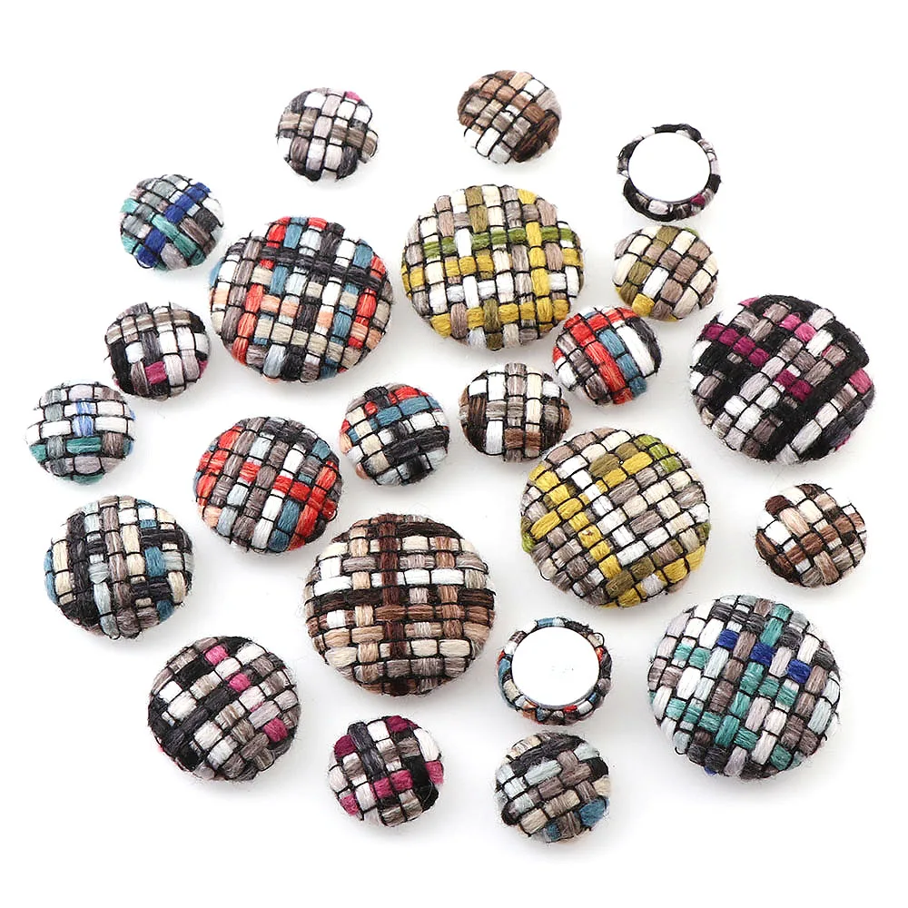 Круглые клетчатые пуговицы ручной вязки разноцветные покрытые ткань для