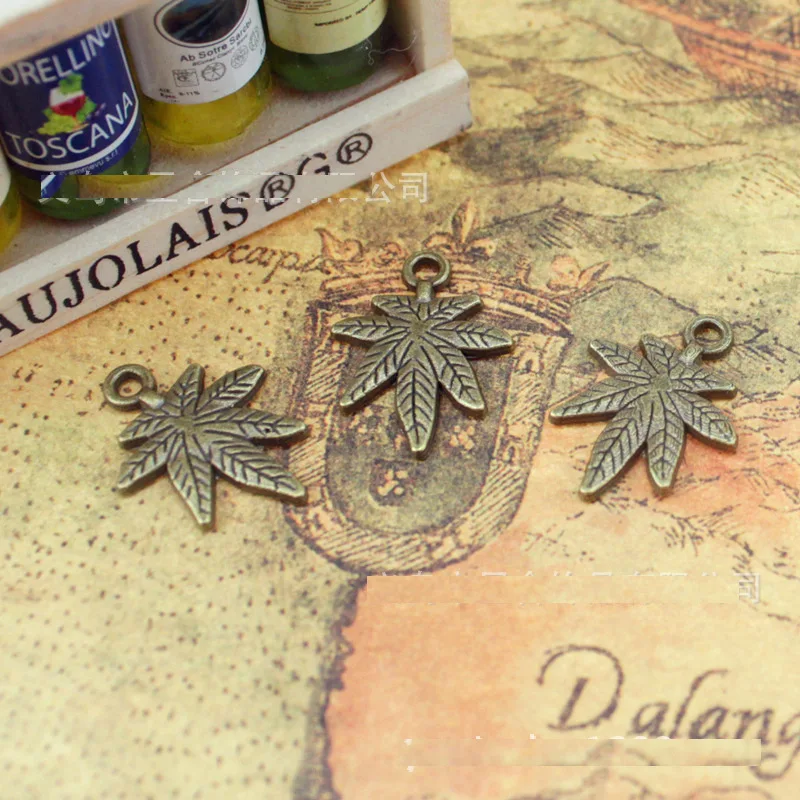 

20*15MM alloy Charm Pendants Maple Leaf Ancient Bronze silver color Woven Bracelet pendant jewelry accessories DIY material