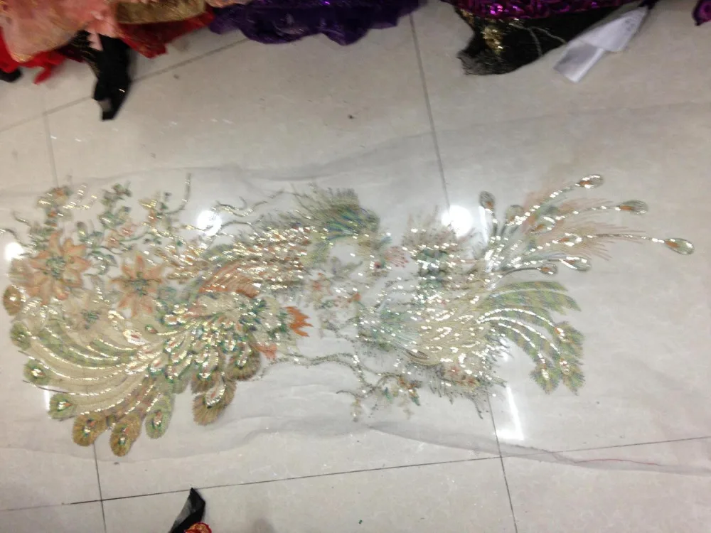 1 шт. красочная аппликация с пайетками в виде двух павлинов вышитая блестящая