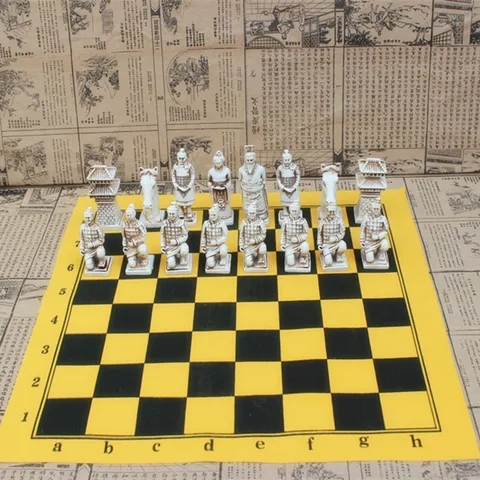 Самые большие в мире шахматные фигуры изготовил в Чехии скульптор В. Гласер.