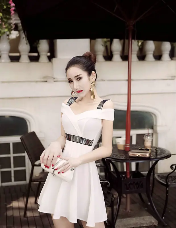 Slash Средства ухода за кожей шеи ремень спагетти с глубоким вырезом Тонкий платье