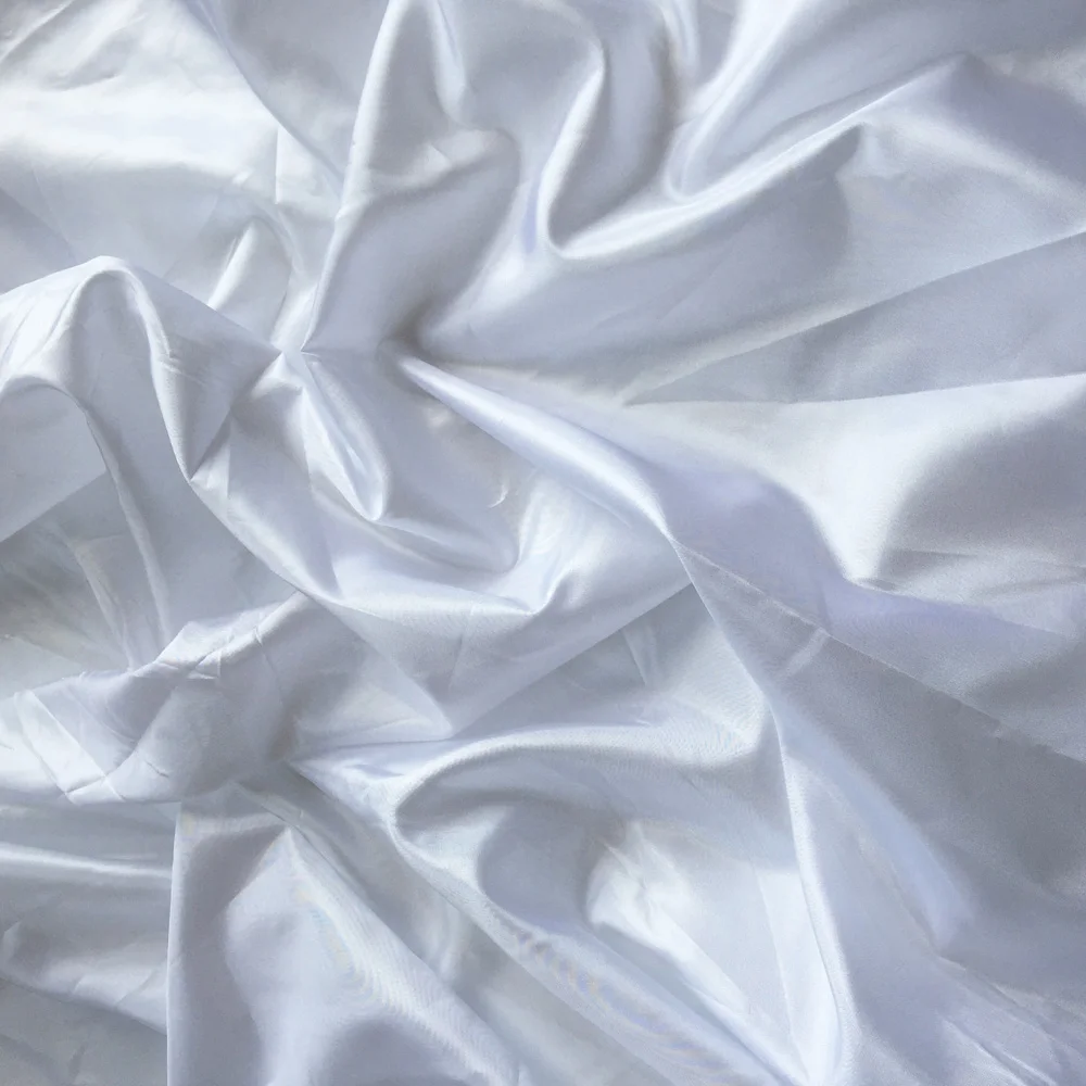 

Light Weight Soft Smooth Silky Polyester Taffeta Shiny Pure White Fabric for Wedding Dress Lining Cosplay Decoration