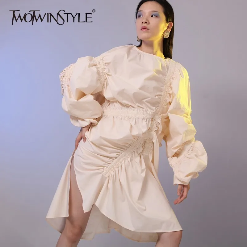 Женское асимметричное платье TWOTWINSTYLE с пышными рукавами рюшами эластичная туника