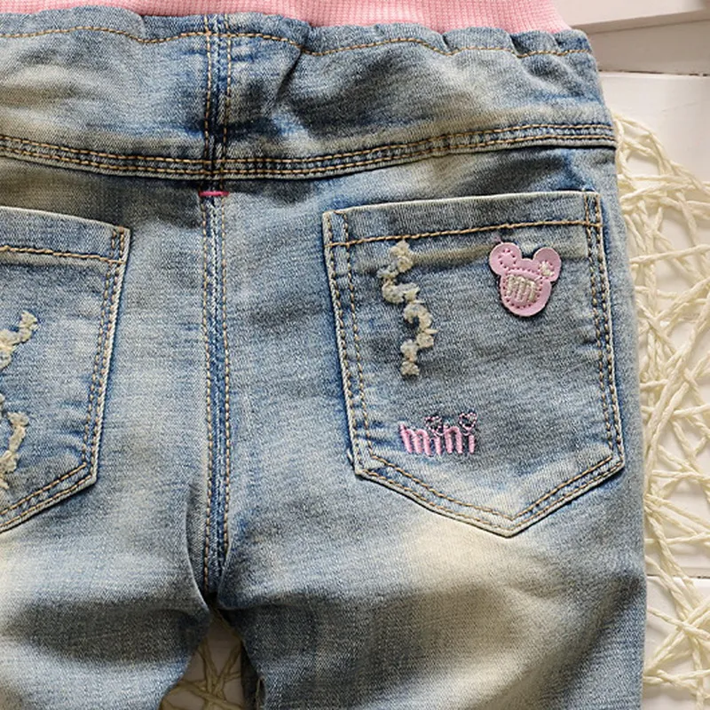 Джинсы для девочек рваные джинсы с мультяшным рисунком повседневные детей брюки