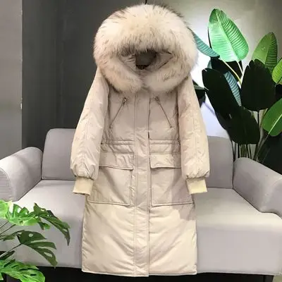 Женское пальто на утином пуху с большим капюшоном из меха енота женская зимняя