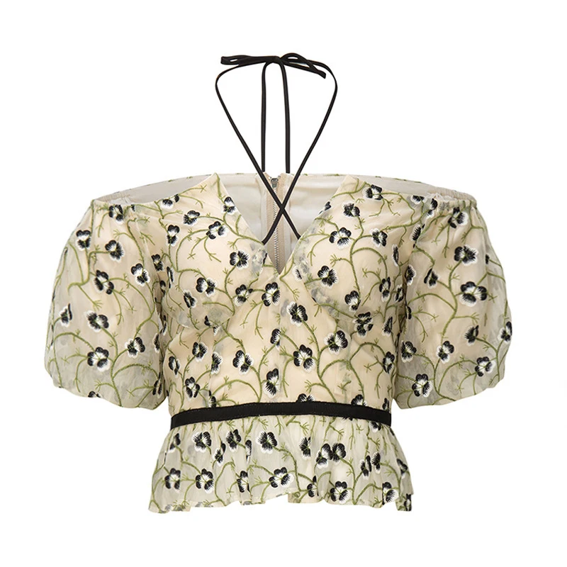 Женская блузка с цветочной вышивкой TWOTWINSTYLE летняя вырезом лодочкой открытыми