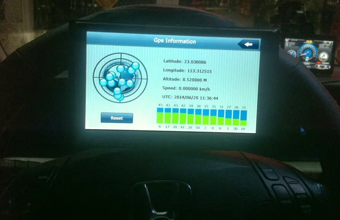 7-дюймовый hd автомобильный gps навигации 800 мгц fm/4gb/ddr3 256m карты для tomtom россию/беларусь/казахстан европы/usa+canada грузовик