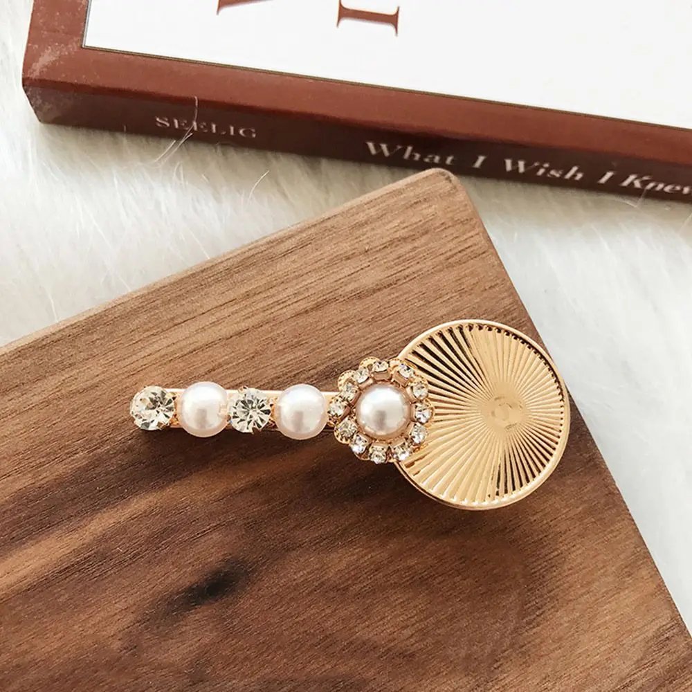 1 Women Fashion Vintage Metal Disc Shape Hair Clip Hairpins Crystal Imitiation Pearl Hair Accessories Headdress Barrettes Hot - Цвет: 1