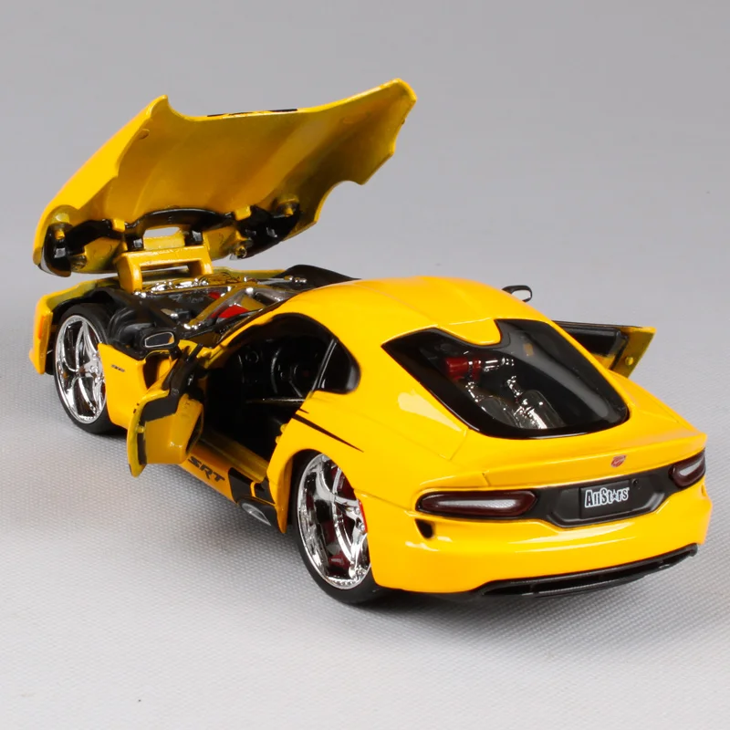 Автомобиль спортивный Maisto 1:24 Dodge 2013 SRT Viper GTS модель автомобиля под давлением новая