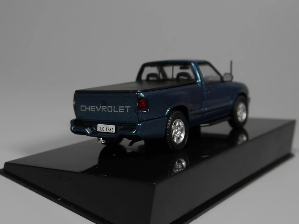 Я модными принтами XO 1:43 Chevrolet S 10 1995 Бутик брелок для автомобильных ключей игрушки