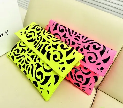 Популярные флуоресцентные Цвет выдалбливают Сумка-конверт для женщин